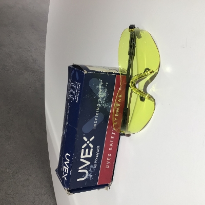 �E�x�b�N�X FALCON BLK AMBER(OUTLKET) |S4502X UVEX